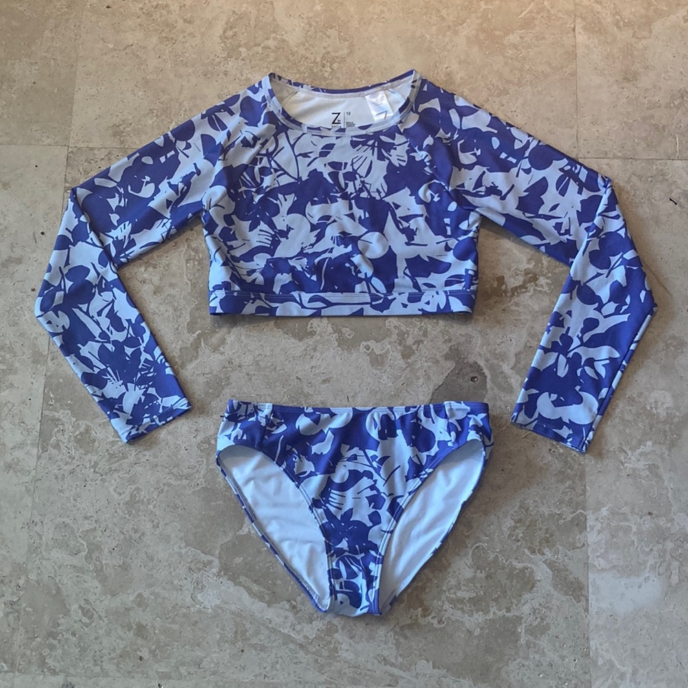 Girls swimsuit